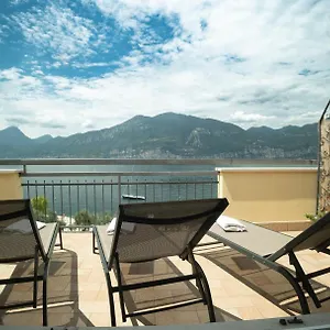 Penthouse Casa Alkea Masse Lake View Brenzone sul Garda